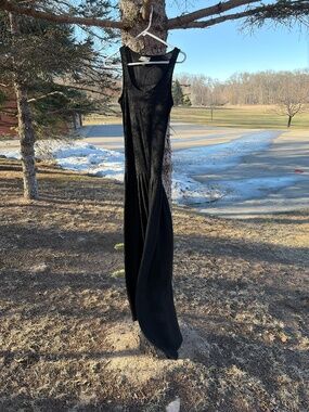 Comfy black mid dress